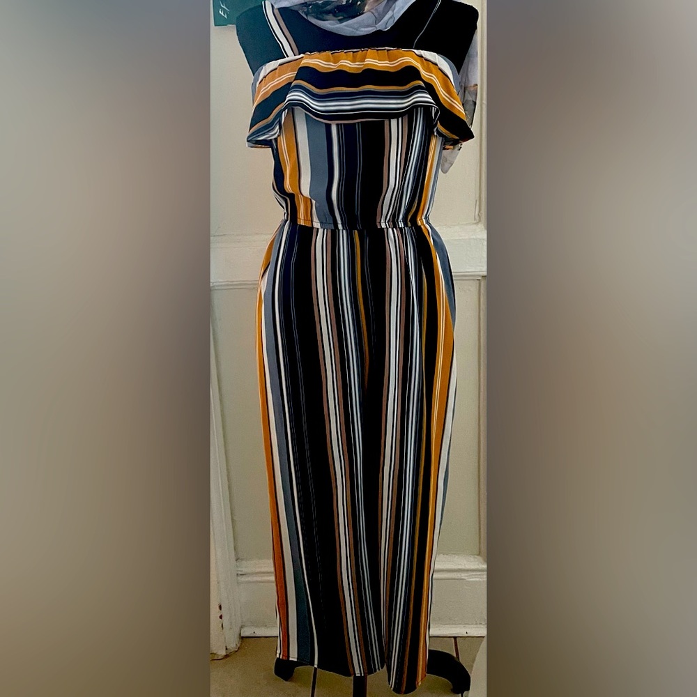A multicolor jumpsuit and not refund after purchased.